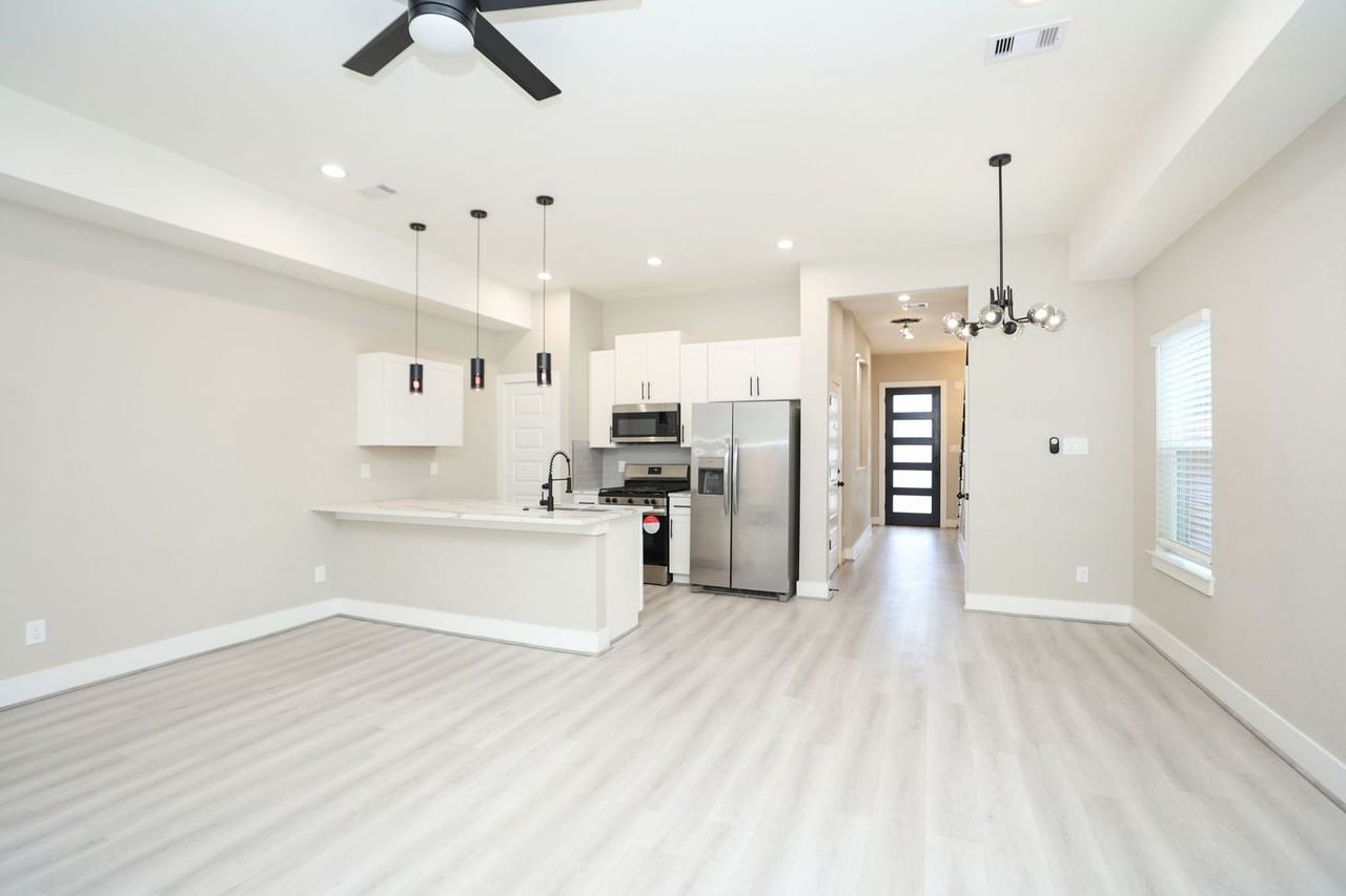 3126 Erica Ln #A - Photo 4 of 17