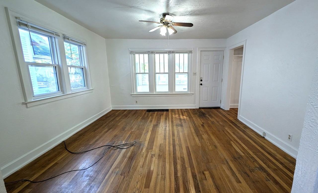1252 Fleming Ave - Photo 3 of 15