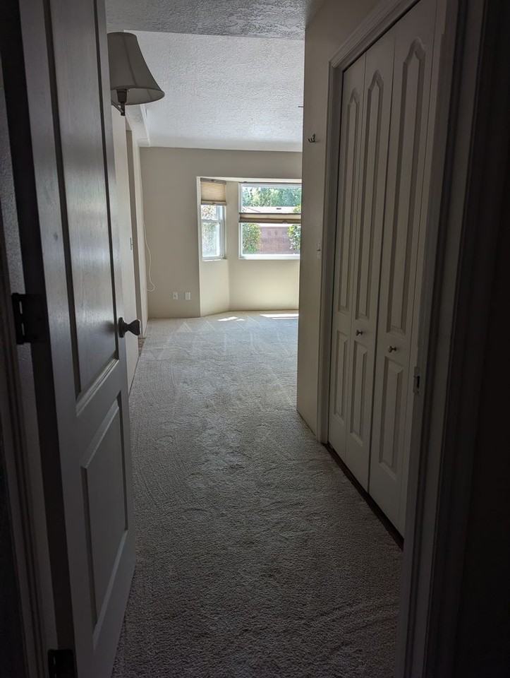 1036 Mckinley Way - Photo 7 of 23
