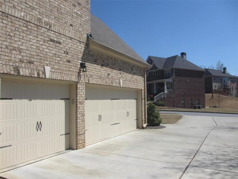 11031 Estates Cir - Photo 3 of 22