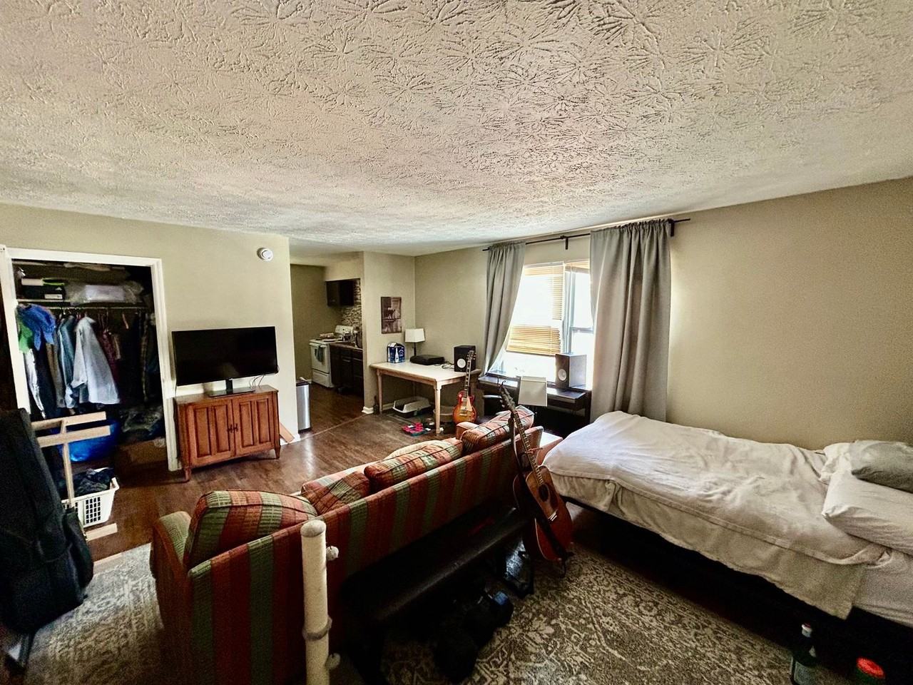 140 Kentucky Ave #12 - Photo 2 of 4