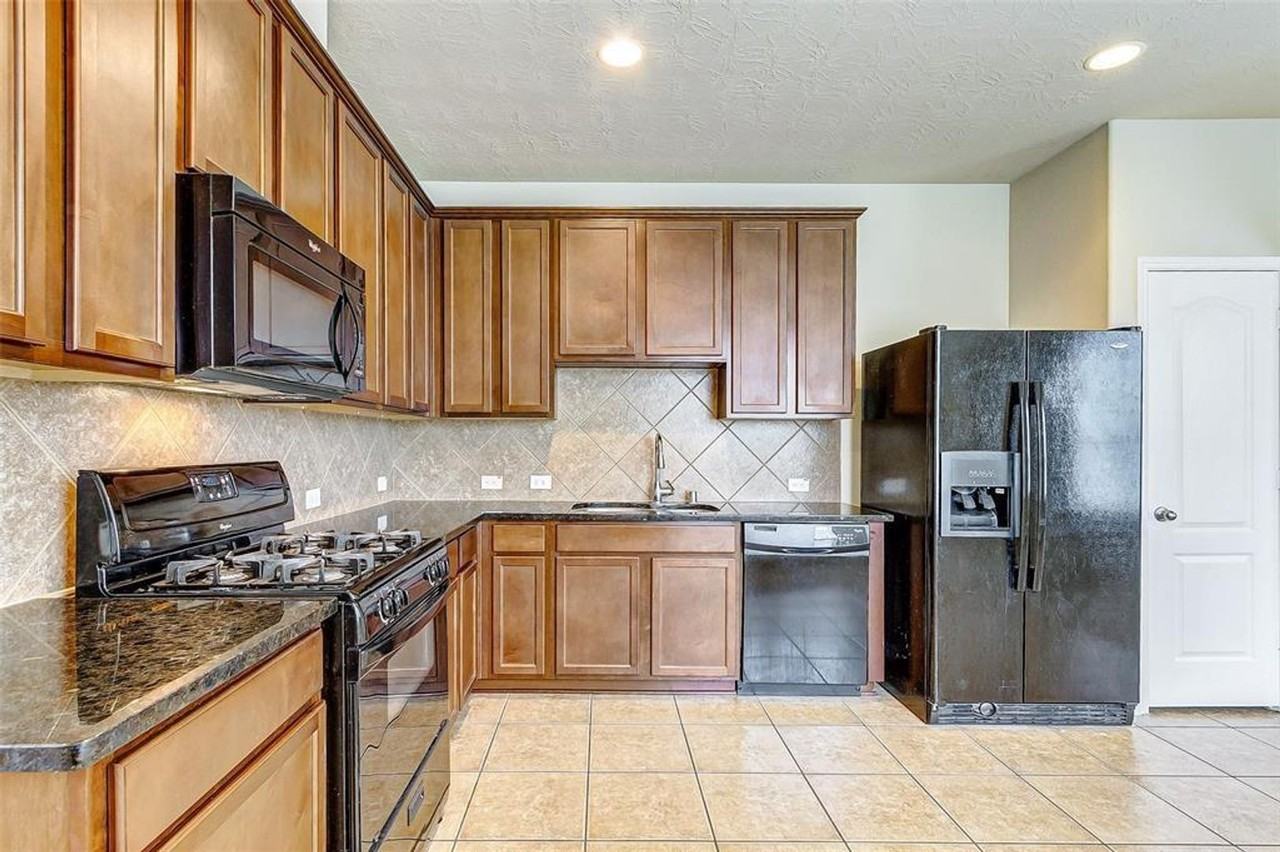 22402 Lavaca Ranch Ln - Photo 2 of 6