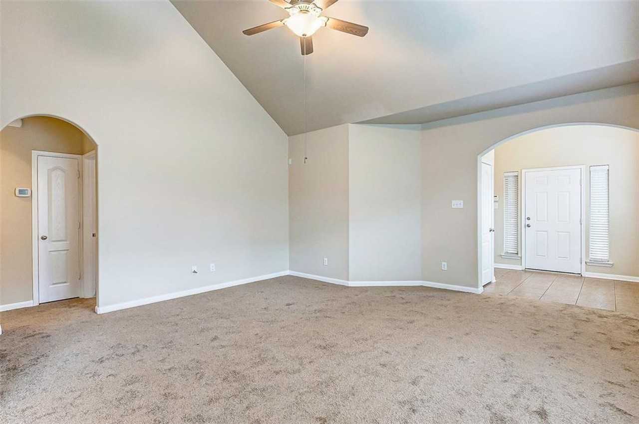22402 Lavaca Ranch Ln - Photo 4 of 6
