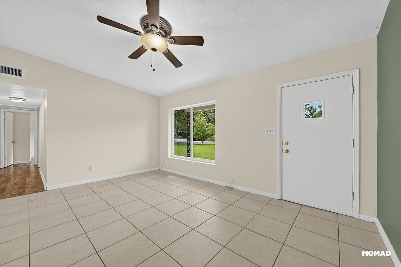 235 Cherrywood Dr - Photo 3 of 32