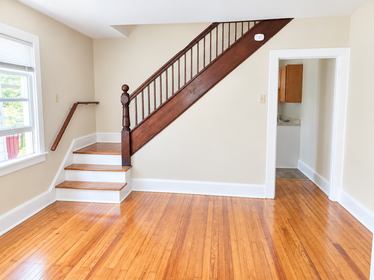 1001 S Cameron St - Photo 3 of 5