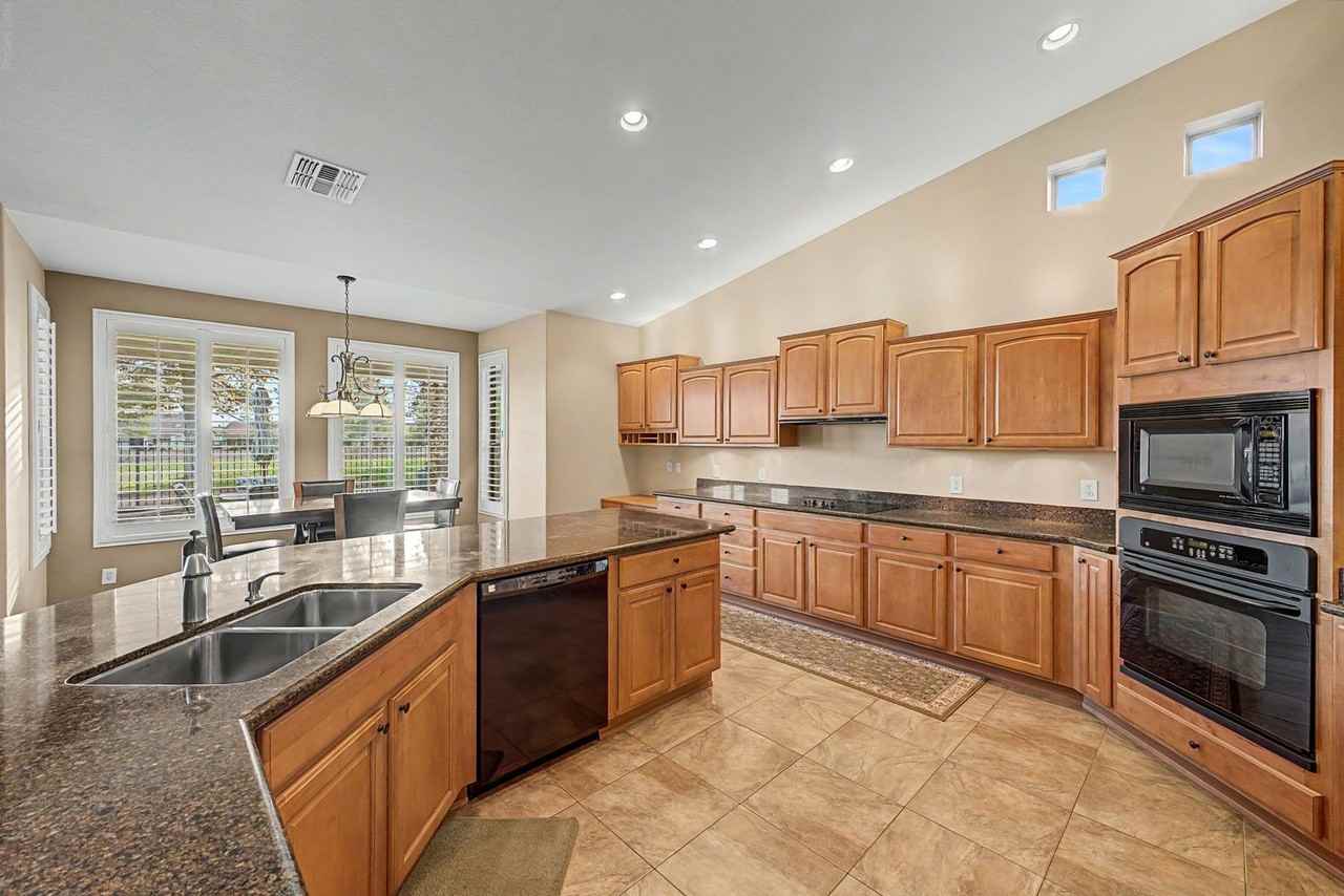 24320 S Lakeway Cir Sw - Photo 6 of 39