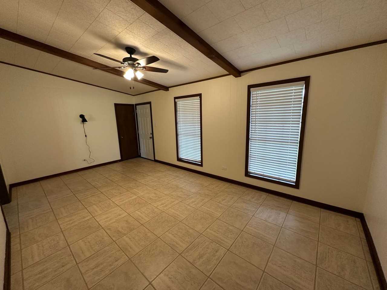 171 Virginia St - Photo 5 of 17