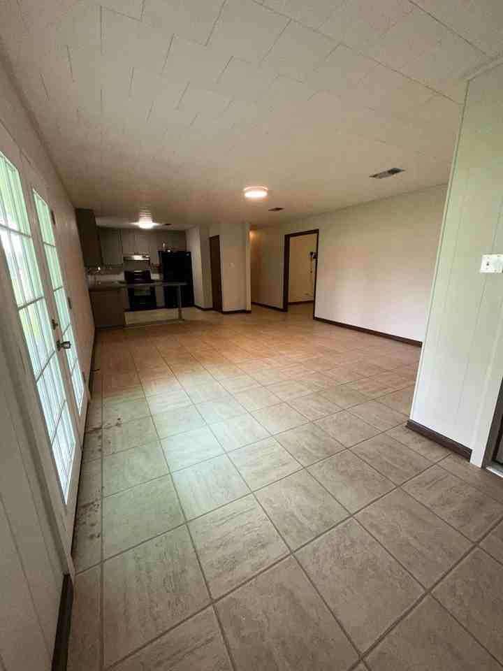 171 Virginia St - Photo 7 of 17