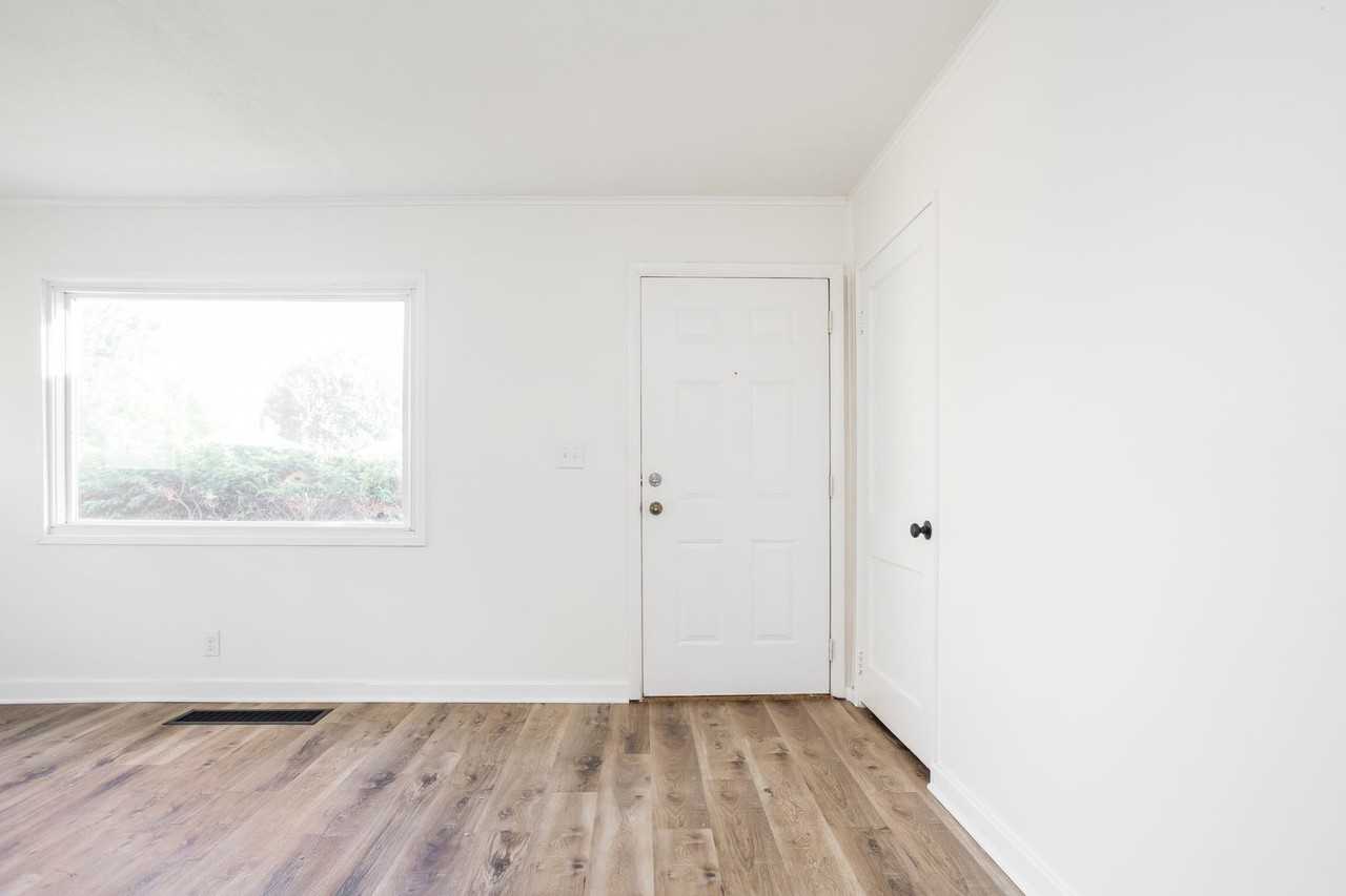 1825 E Legrande Ave - Photo 3 of 18