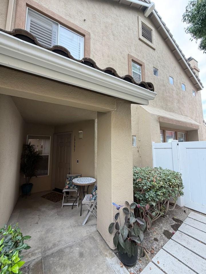 19395 Cascade Dr - Photo 3 of 34