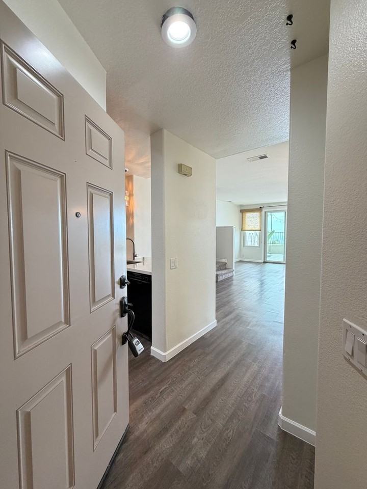 19395 Cascade Dr - Photo 5 of 34