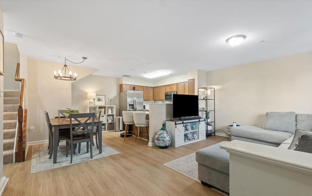 4904 Whitney Ter - Photo 6 of 34