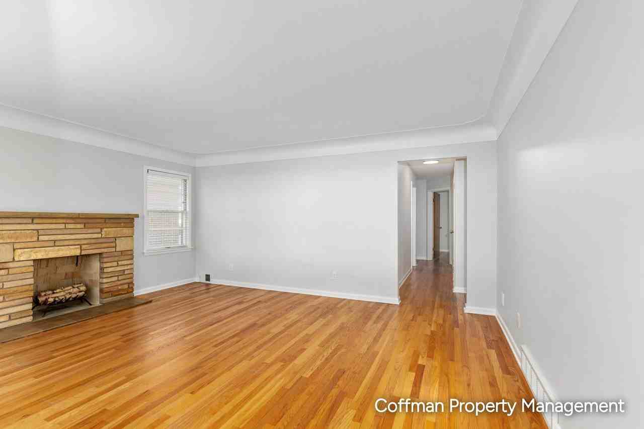1436 Valley Ave Nw - Photo 5 of 20