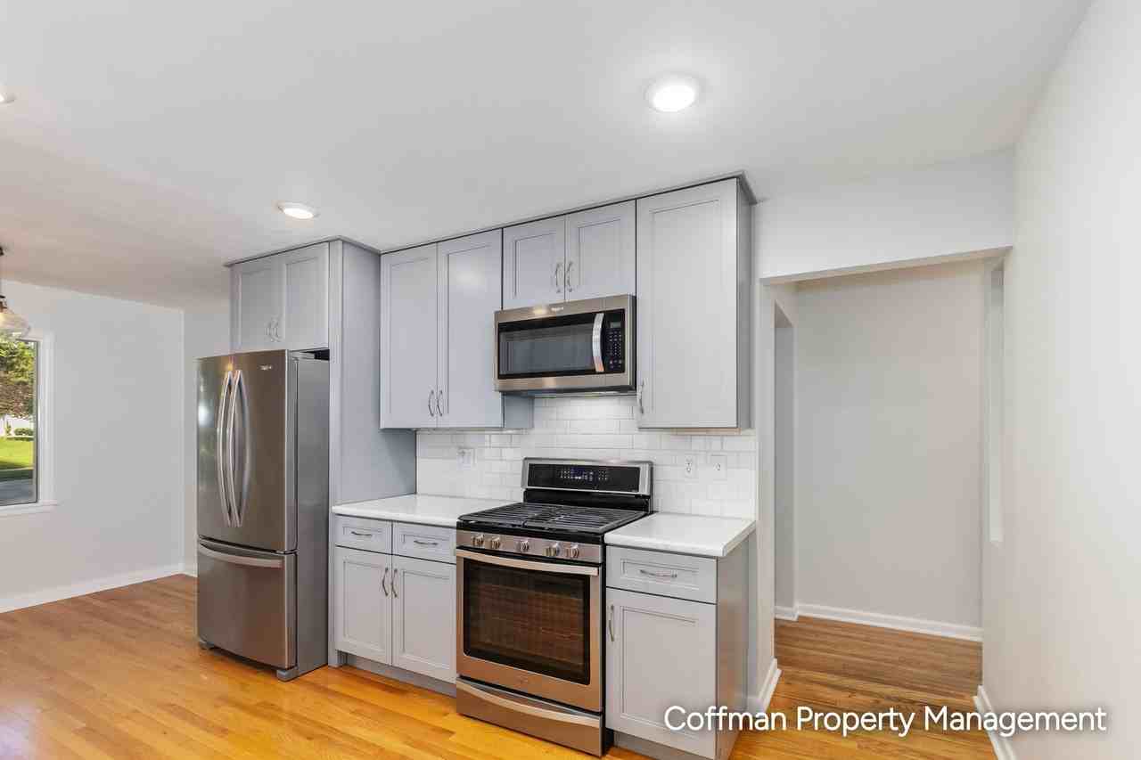 1436 Valley Ave Nw - Photo 7 of 20