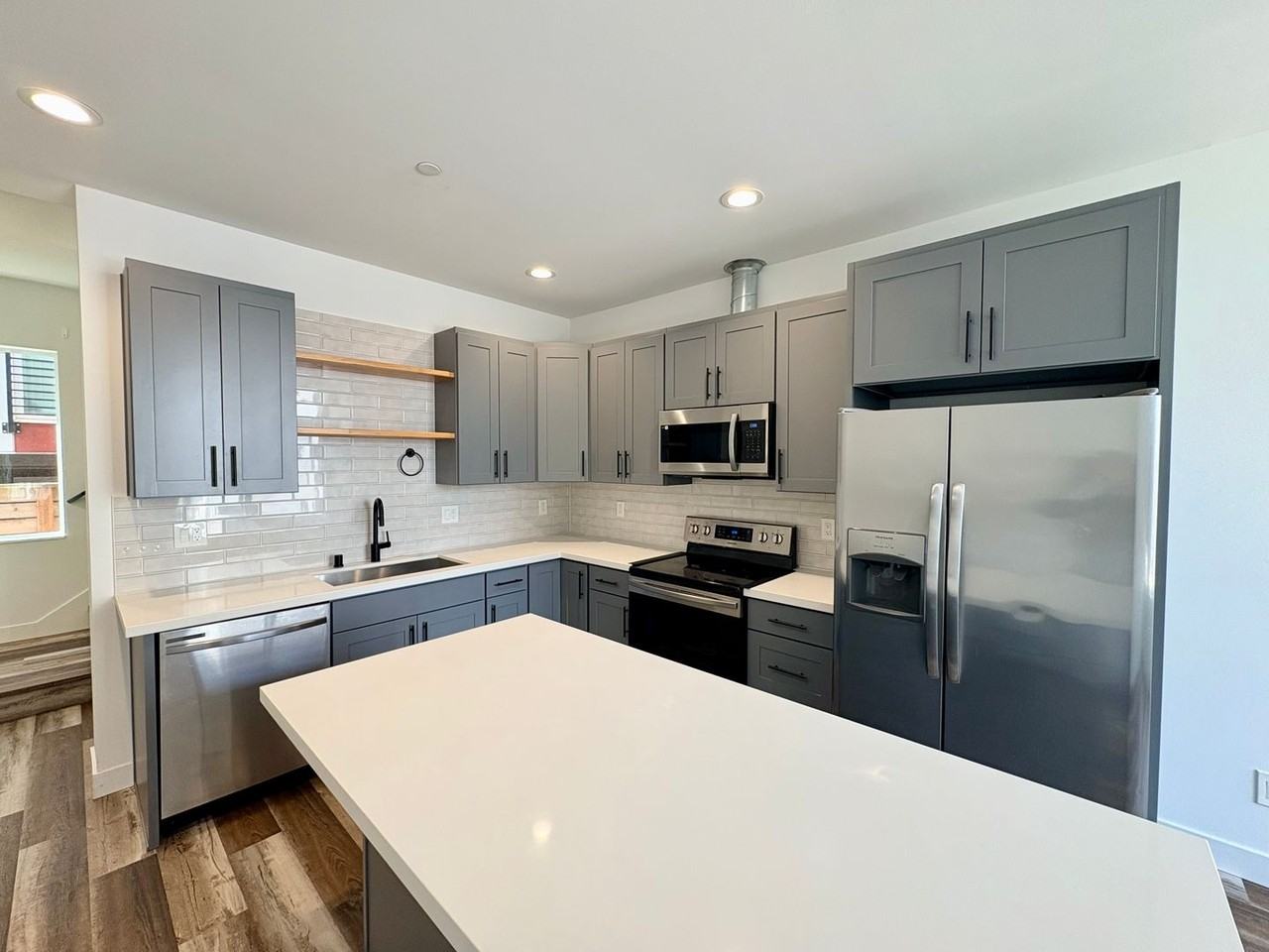 3026 Sw Charlestown St #C2 - Photo 3 of 18