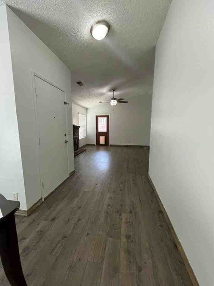 2313 N Gowdy St - Photo 5 of 25