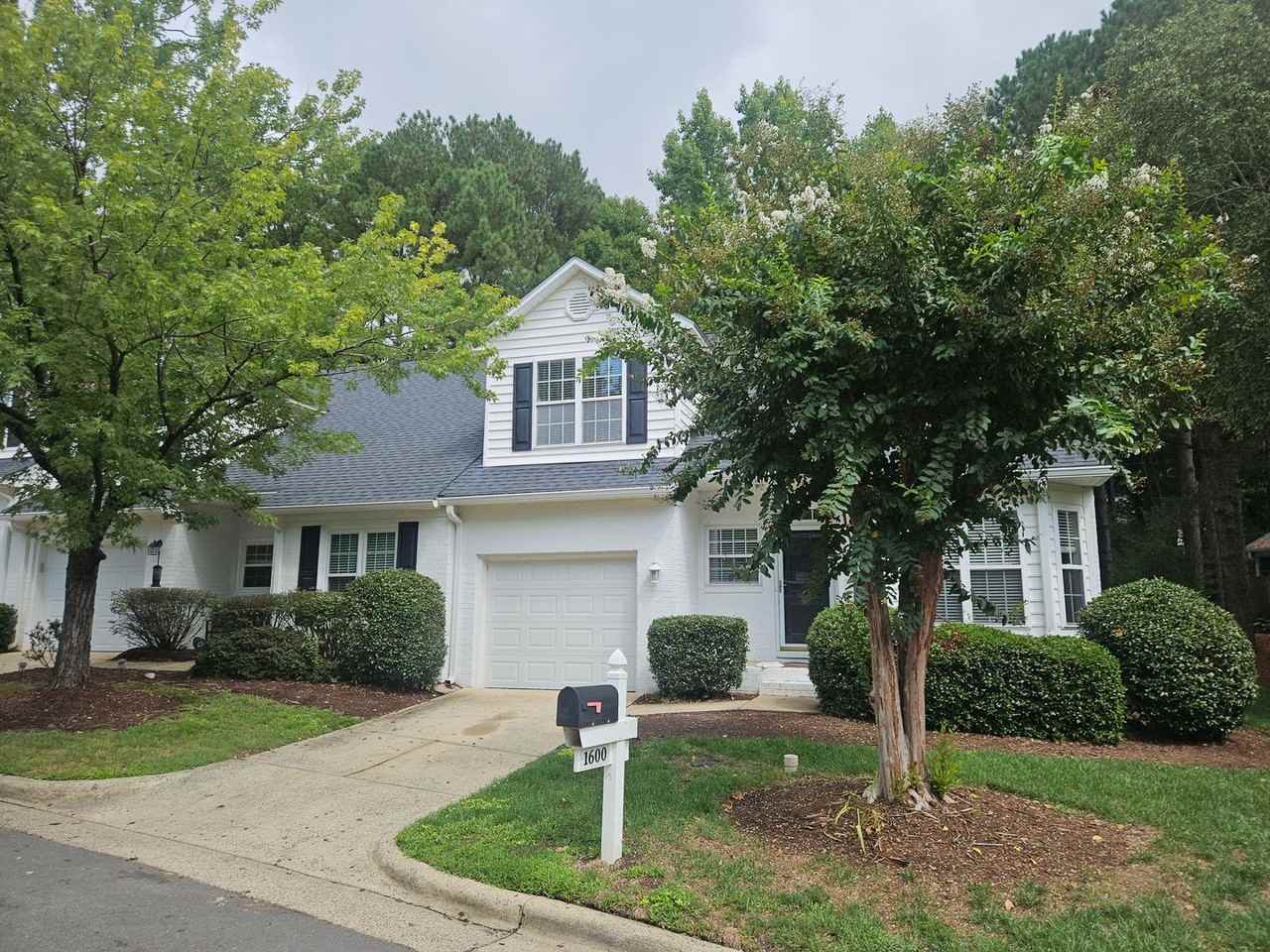 1600 Poets Glade Dr - Photo 2 of 8