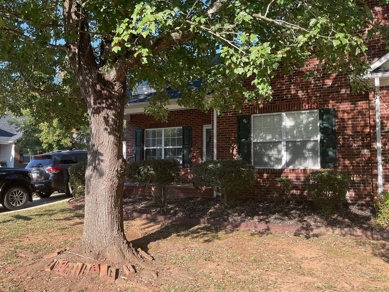 1724 Clemmon Sanders Cir - Photo 2 of 10