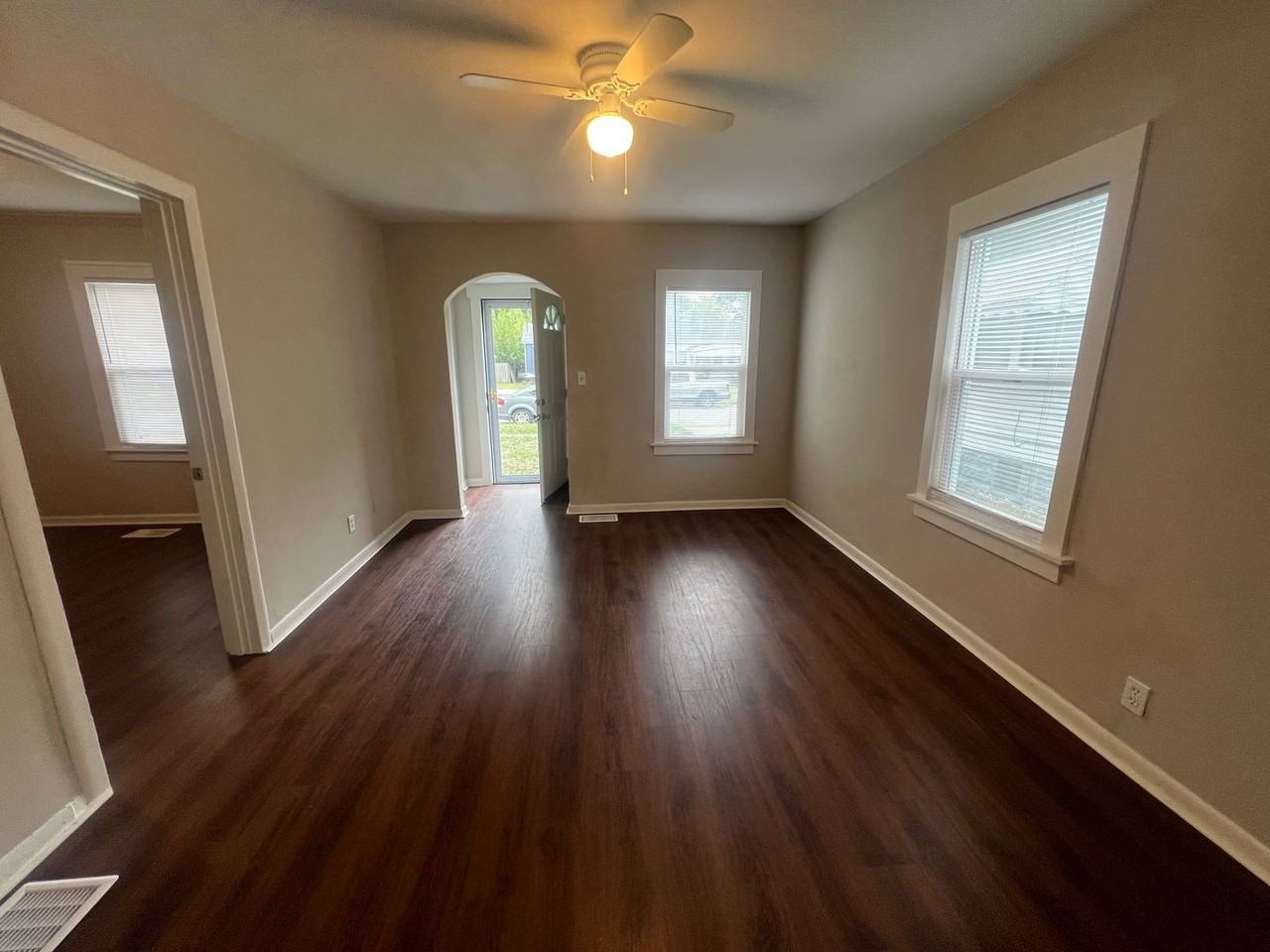 3719 Kahlert Ave - Photo 4 of 14