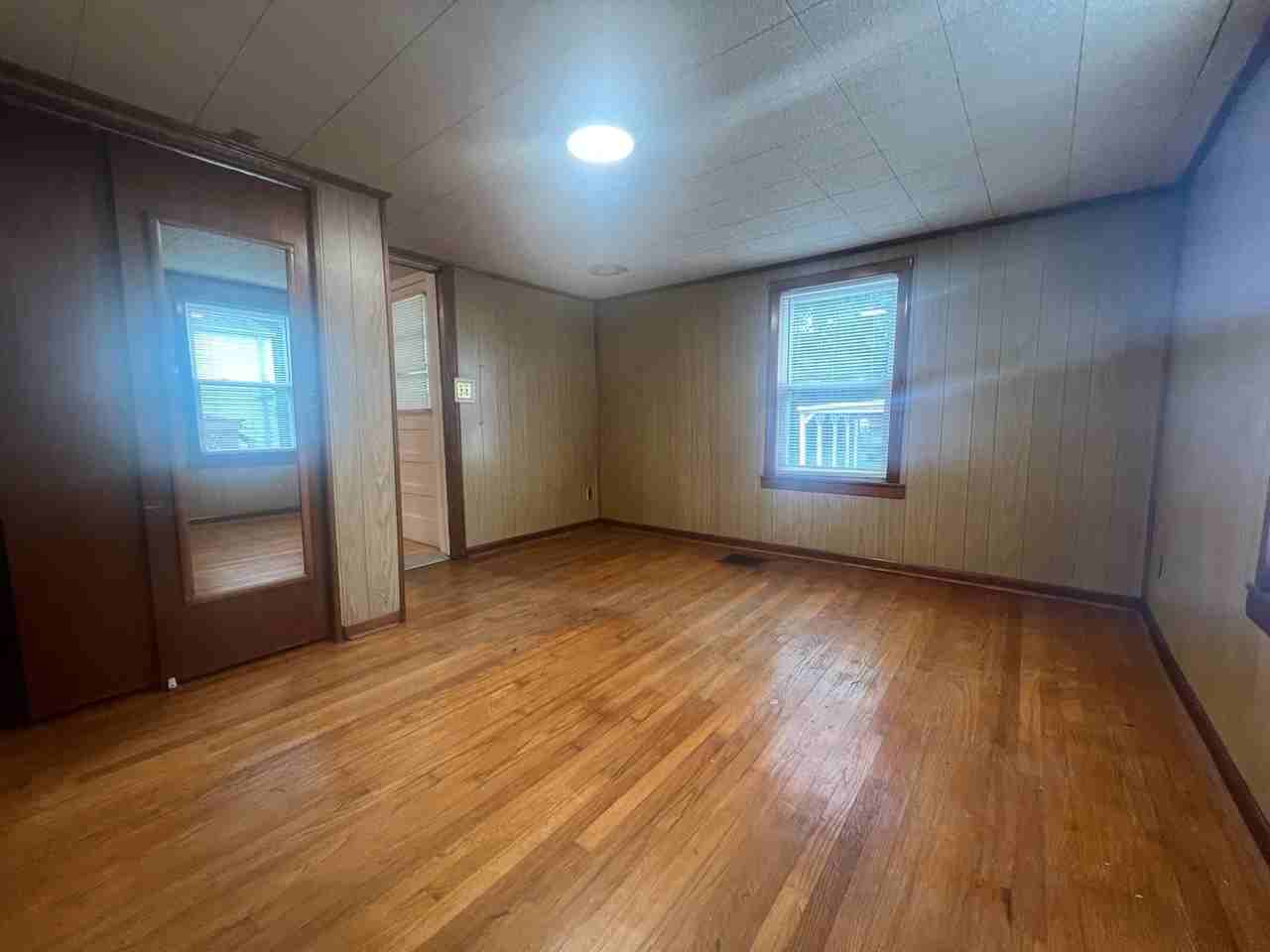 1104 Hathaway Ave - Photo 7 of 16