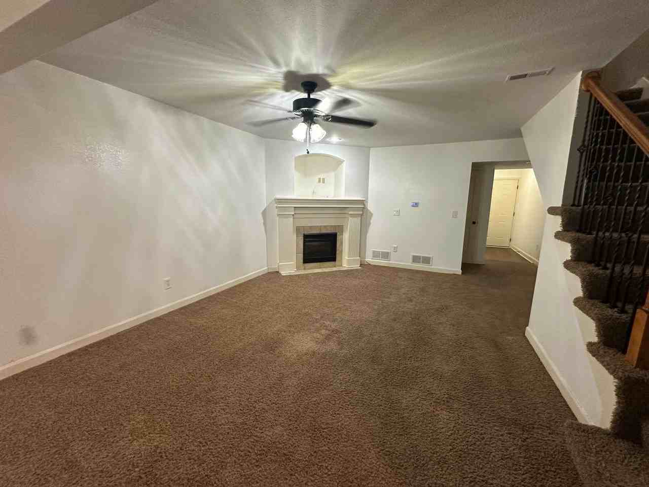 13724 Post Oak Ln - Photo 2 of 16
