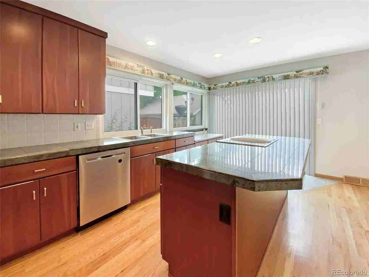 8708 Independence Way - Photo 3 of 30