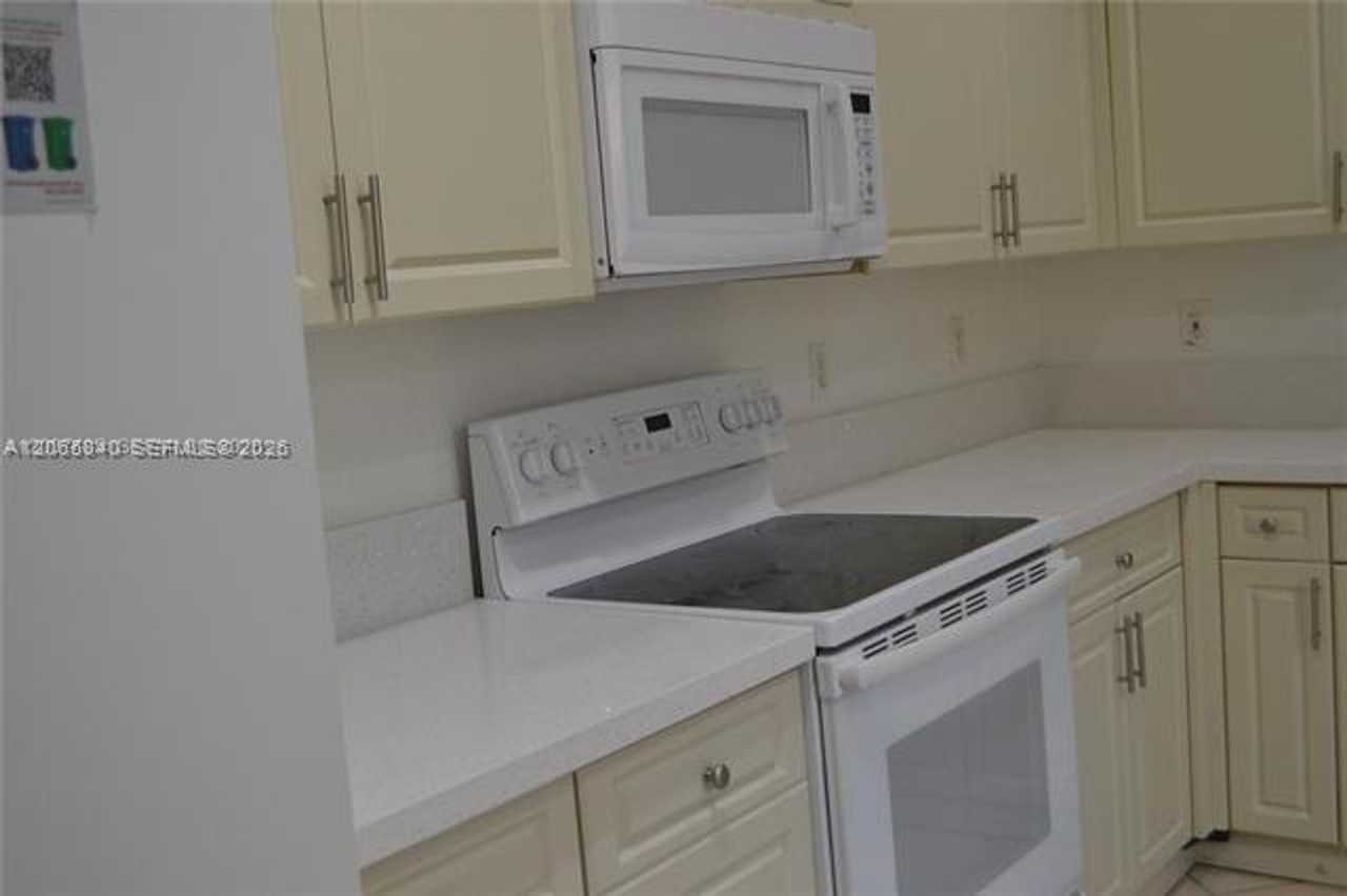 3973 3973 Orange Tree Ln th 3973 - Photo 6 of 16