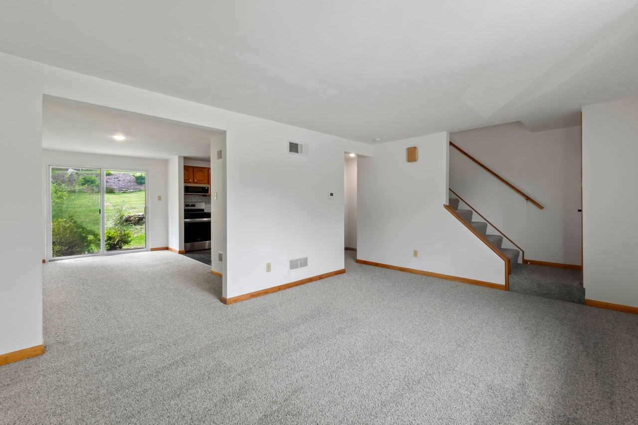 1107 Anna Ave - Photo 5 of 25