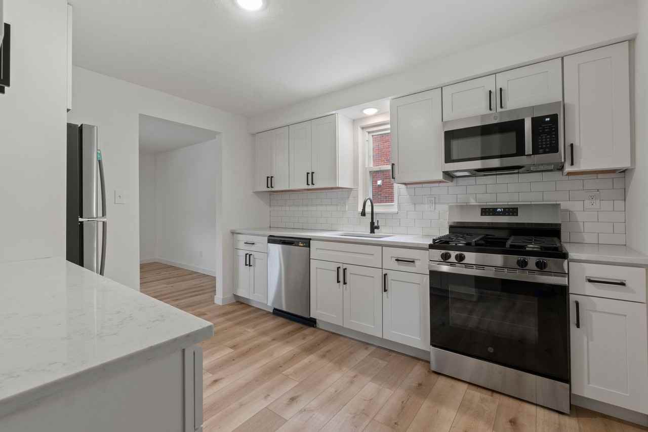 133 S Joslyn Dr - Photo 4 of 21