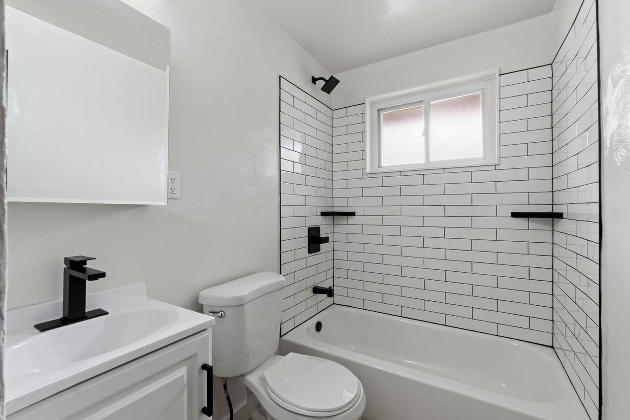 133 S Joslyn Dr - Photo 7 of 21