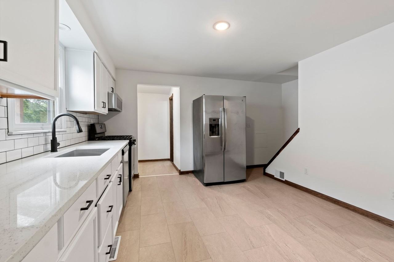 2889 Hickory St - Photo 2 of 23