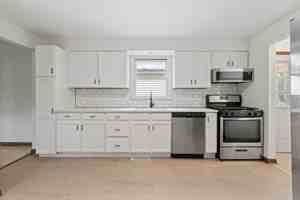 featured image of 2889 Hickory St