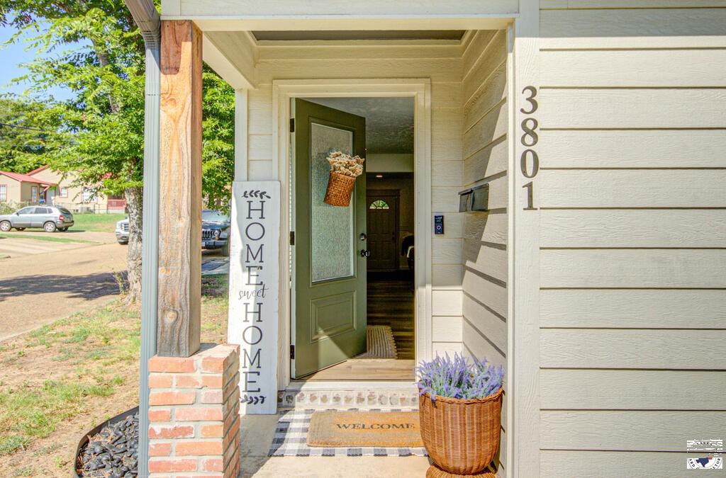 3801 Pine St #1 - Photo 3 of 10