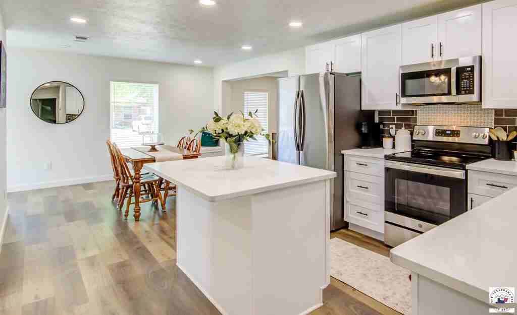 3801 Pine St #1 - Photo 6 of 10