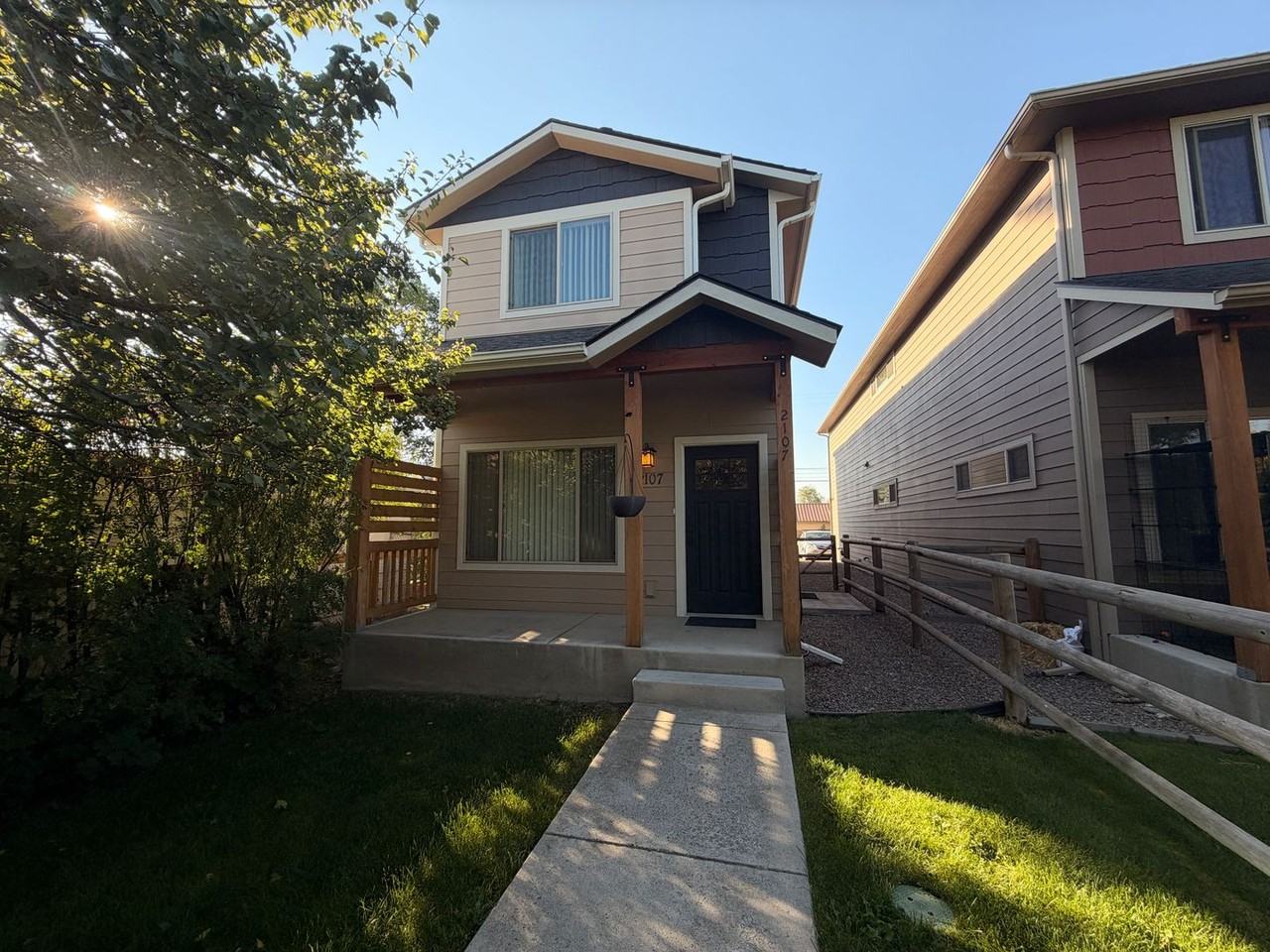 2107 Kensington Ave - Photo 4 of 38