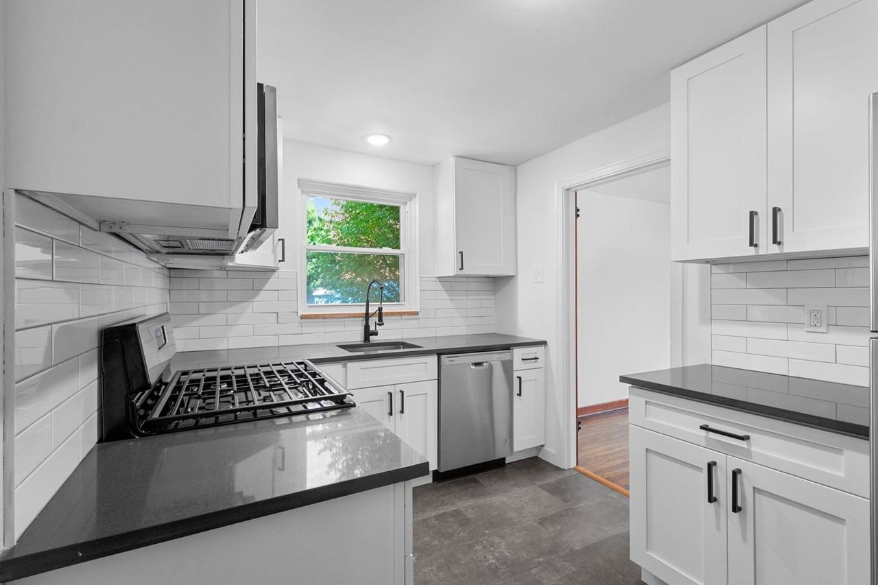5746 Poketa Rd - Photo 4 of 24
