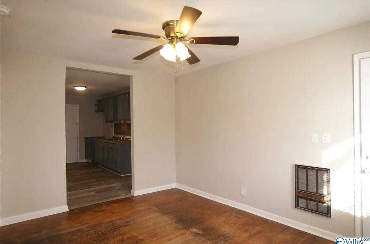 2908 Hart Dr Nw #B - Photo 4 of 9