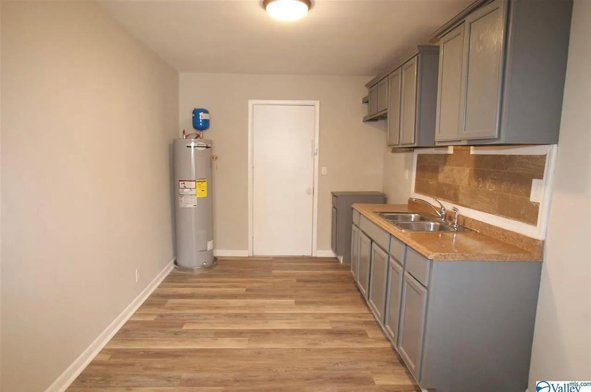 2908 Hart Dr Nw #B - Photo 5 of 9
