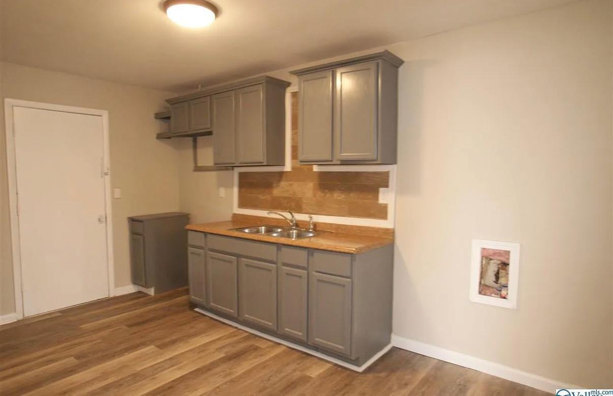 2908 Hart Dr Nw #B - Photo 6 of 9