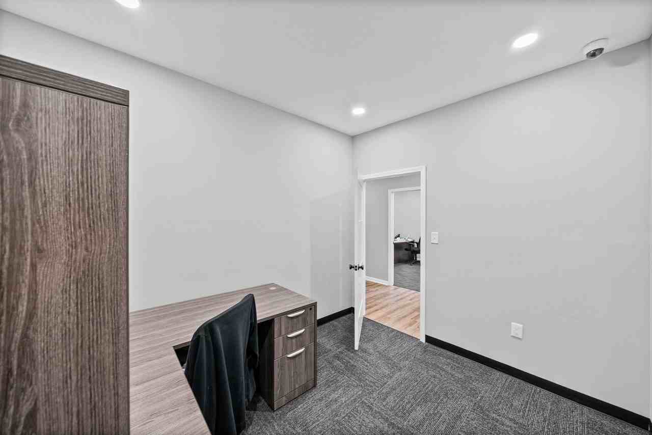 2304 S Walnut St #1 - Photo 4 of 31
