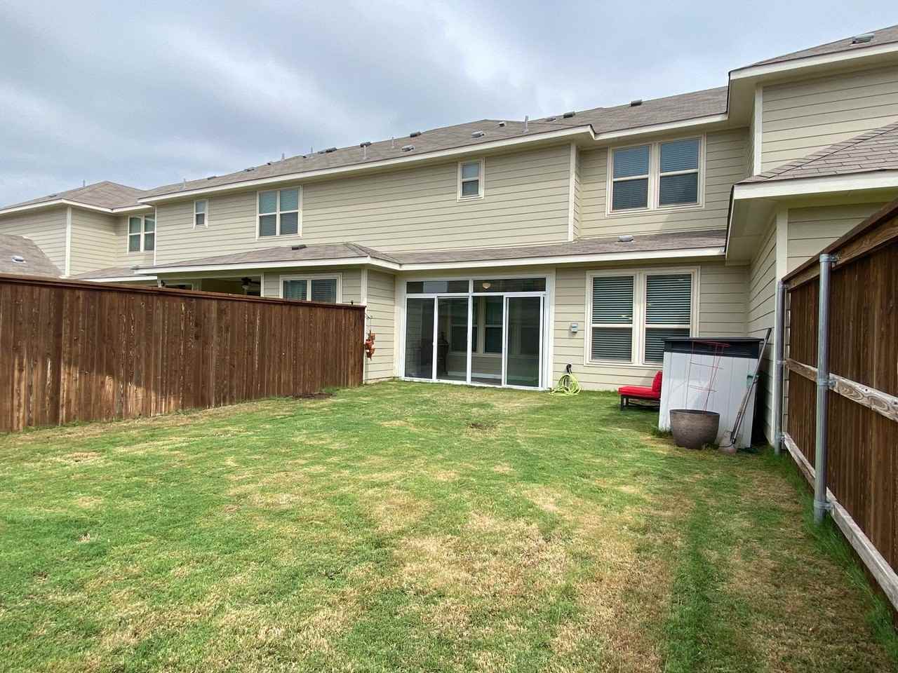 351 Madison Oaks Ave - Photo 6 of 39