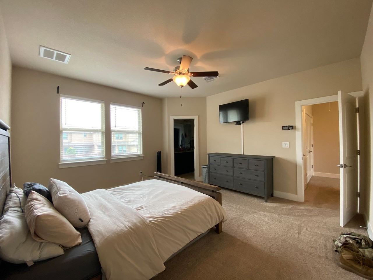 351 Madison Oaks Ave - Photo 7 of 39