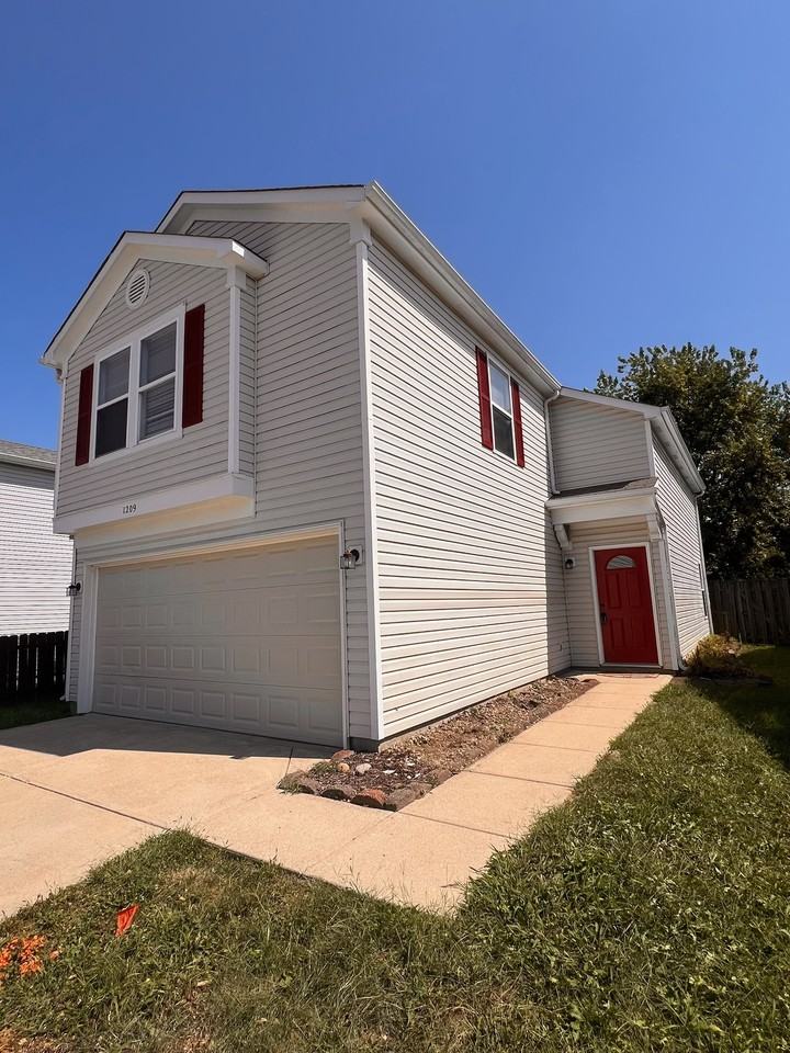 1209 Porchester Ln #1209 - Photo 2 of 10