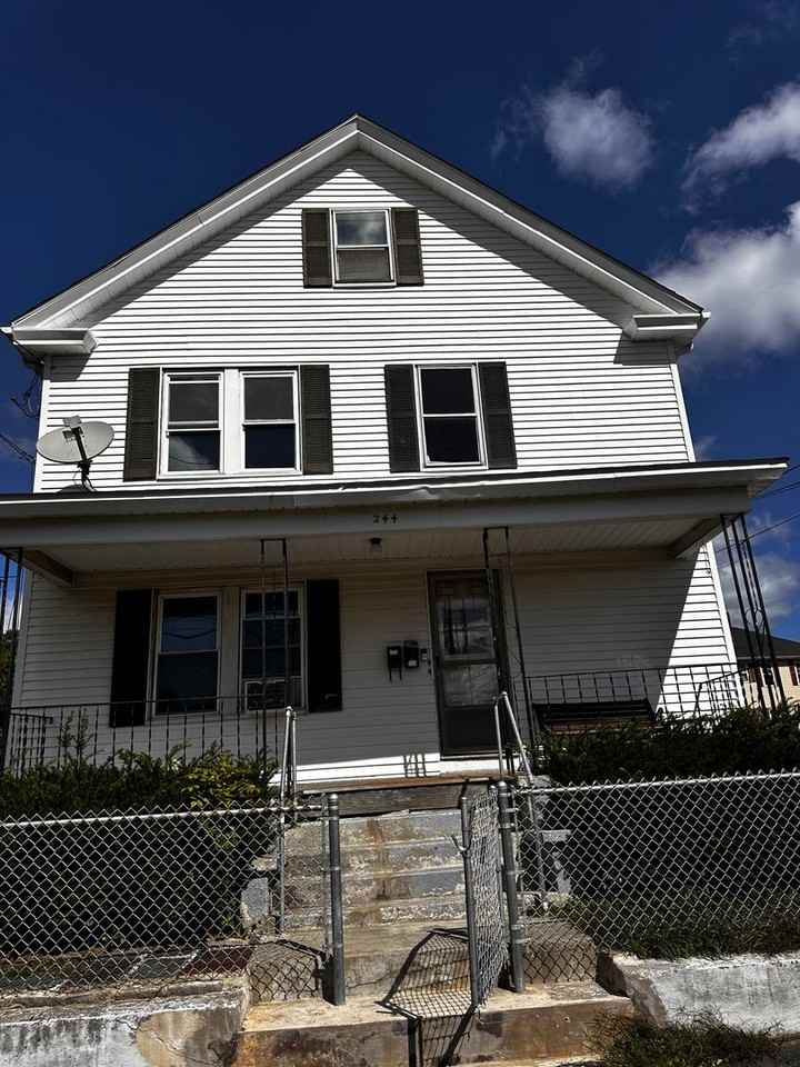 244 Fort St - Photo 2 of 10