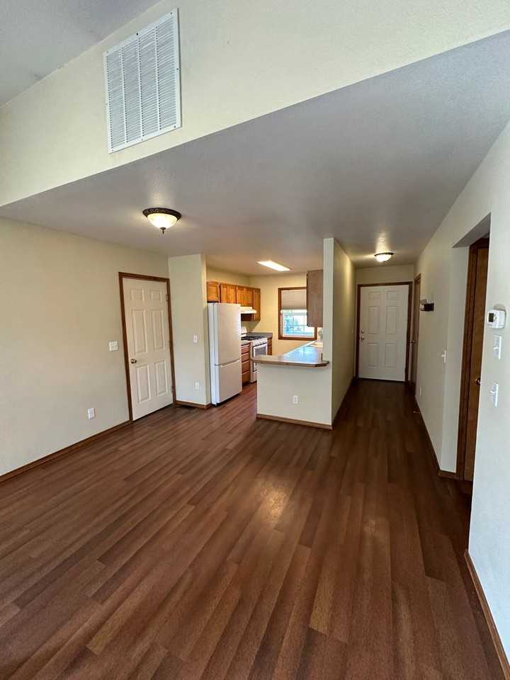 1814 N Medina St - Photo 7 of 21
