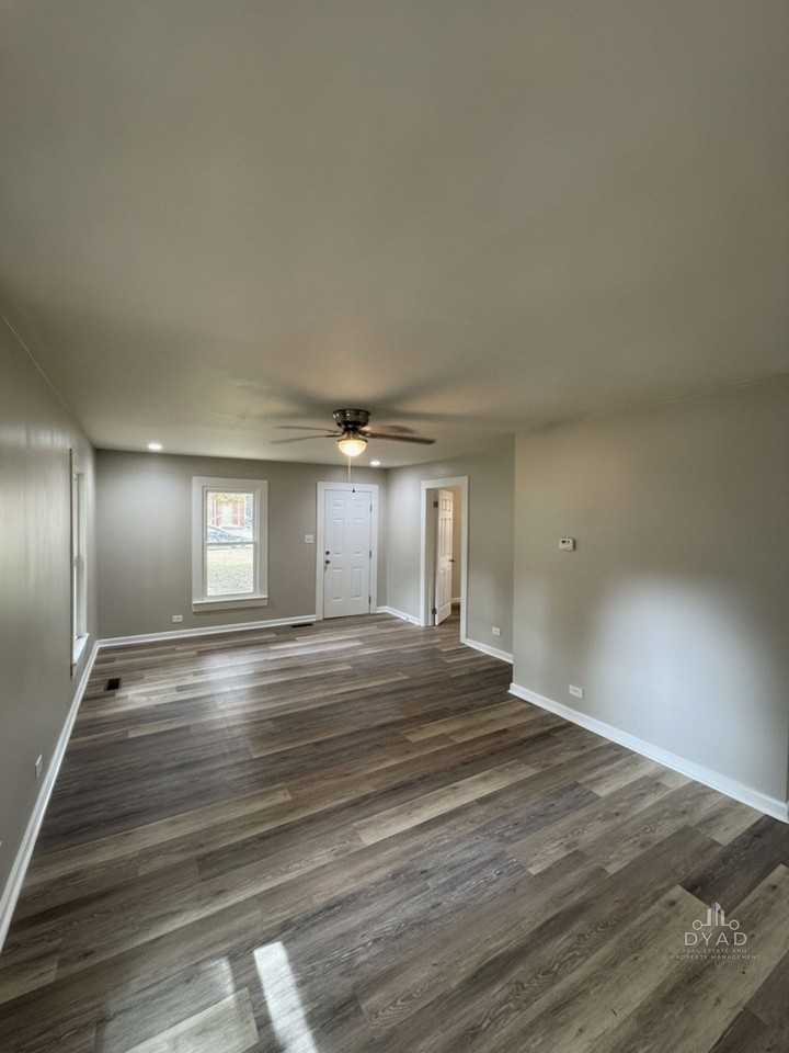 548 Hike Ave #1 - Photo 3 of 13