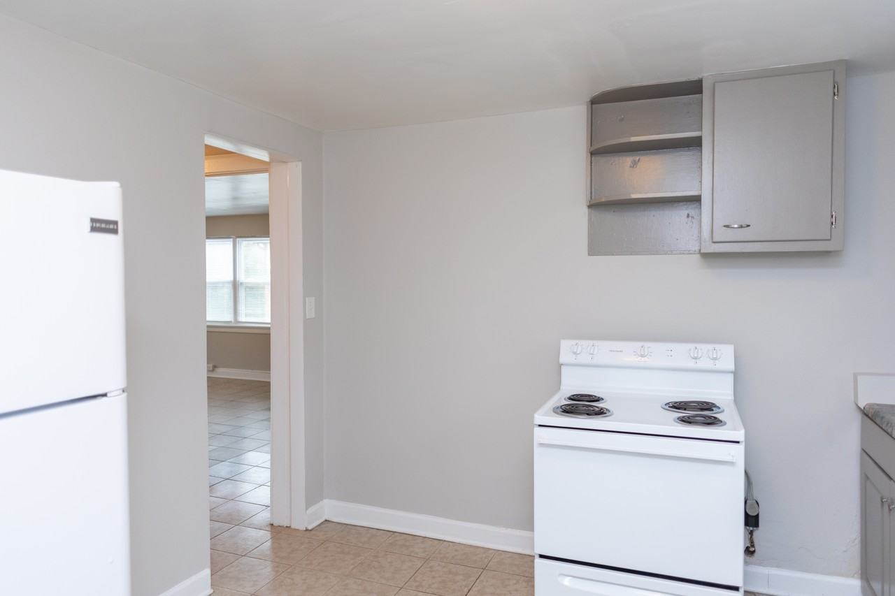 225 N Anderson St #225B - Photo 3 of 11