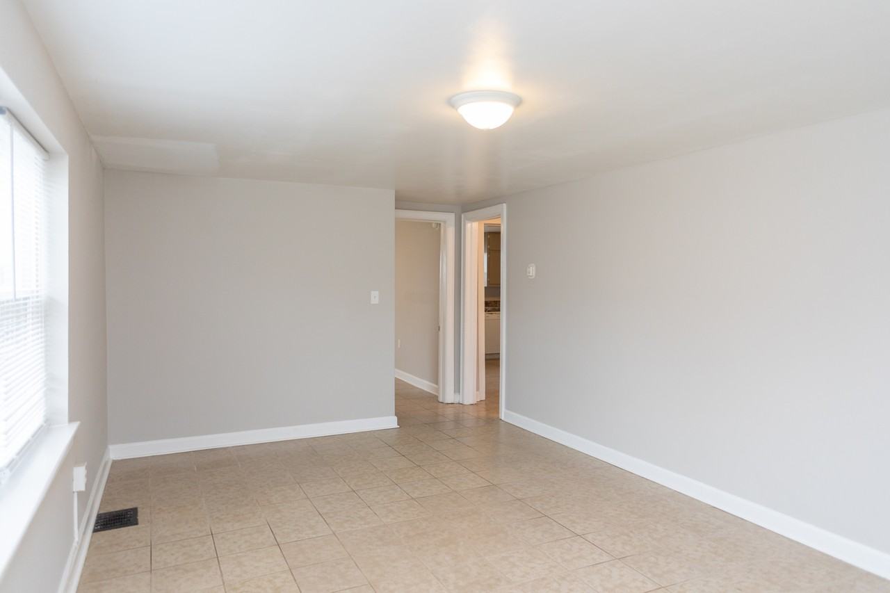 225 N Anderson St #225B - Photo 4 of 11