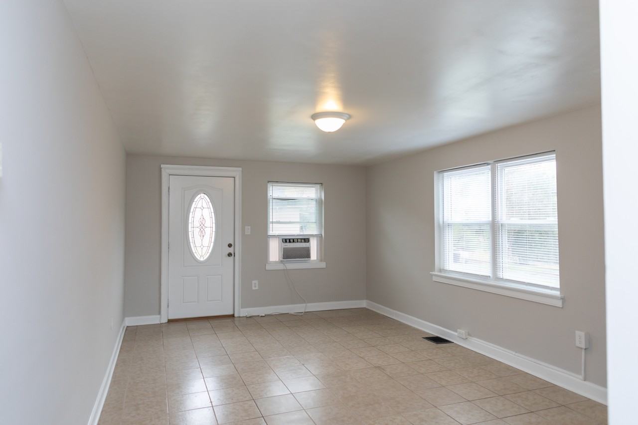 225 N Anderson St #225B - Photo 6 of 11