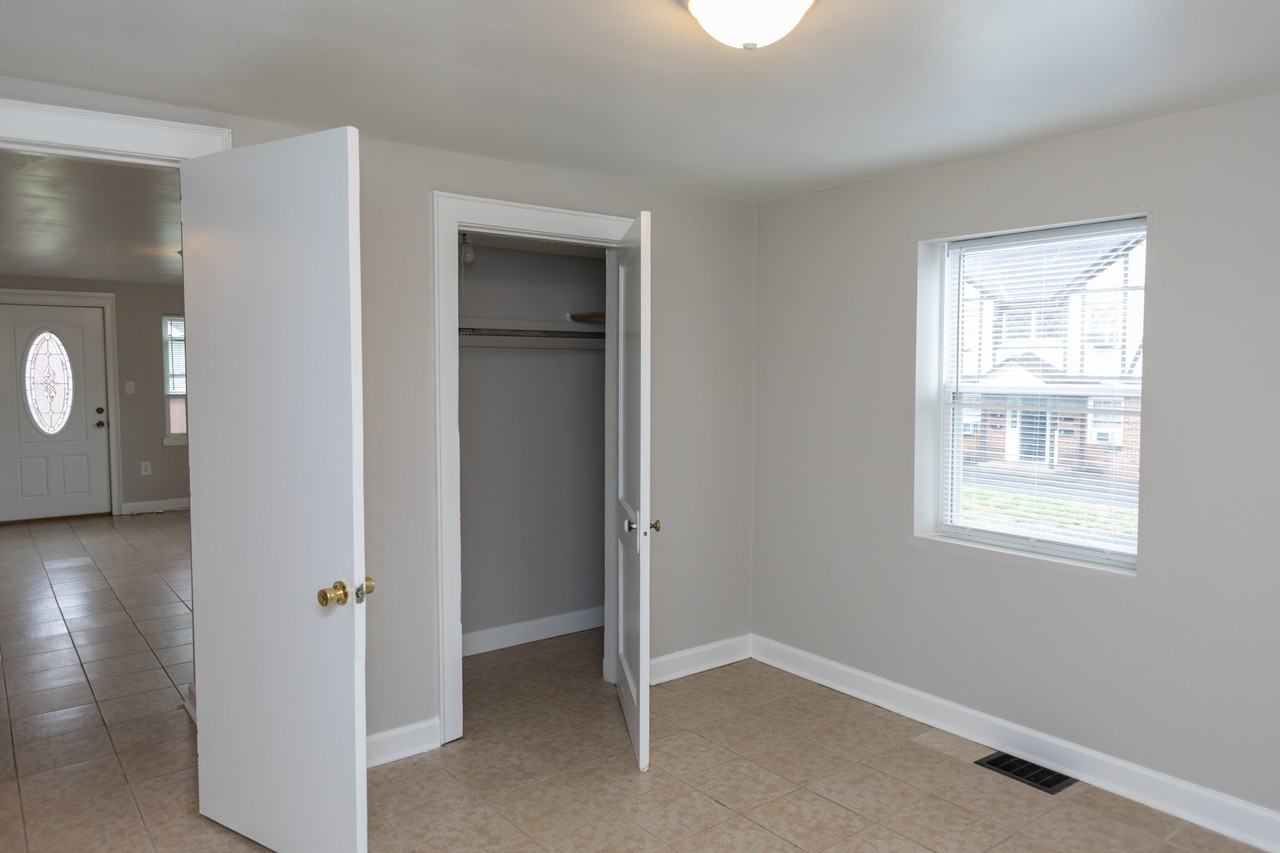 225 N Anderson St #225B - Photo 7 of 11